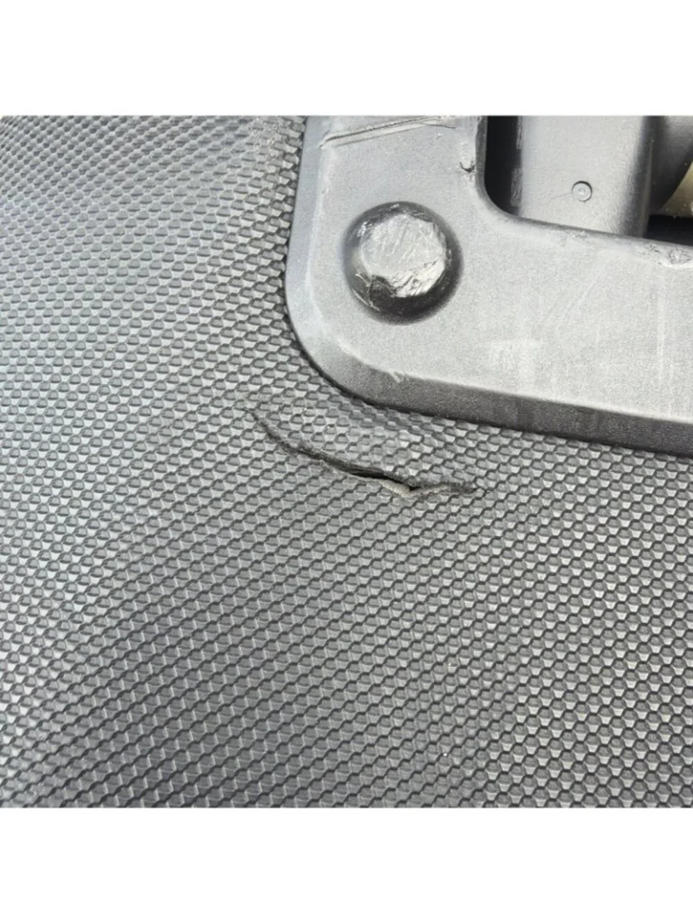 Burton crack back